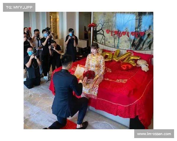 郎才女貌中国男篮国手与美丽妻子携手步入婚姻殿堂妻子红色旗袍妩媚动人 郎才女貌中国男篮国手与美丽妻子携手步入婚姻殿堂妻子红色旗袍妩媚动人